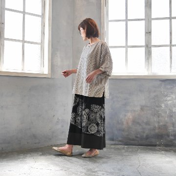 ストライプ＊Vカットネックライン＊ゆったりとしたリラックス感あるシルエット＊七分袖＊ブラウス＊シャツ＊トップス＊d-tp531の画像