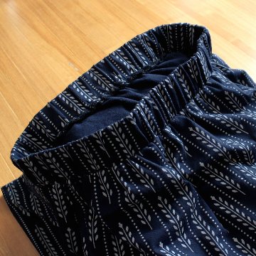 着丈2展開＊リーフライン柄＊ゆるやかなフレアAラインシルエット＊落ち感あるやわらかコットン素材＊スカート＊d-sk513の画像