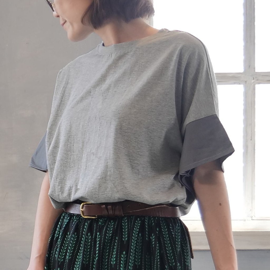 季節の変わり目にも◎動くたびに揺れる軽やかフレアスリーブ＊配色切り替え＊チュニック＊トップス＊カットソー＊d-tp015の画像