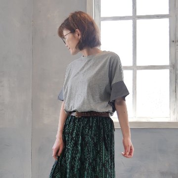 季節の変わり目にも◎動くたびに揺れる軽やかフレアスリーブ＊配色切り替え＊チュニック＊トップス＊カットソー＊d-tp015の画像