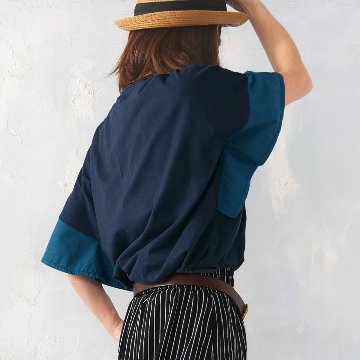 季節の変わり目にも◎動くたびに揺れる軽やかフレアスリーブ＊配色切り替え＊チュニック＊トップス＊カットソー＊d-tp015の画像