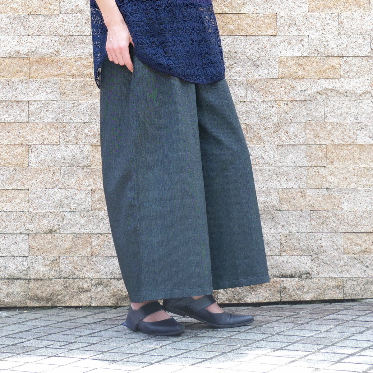 ナチュラルな佇まい＊風合いと軽やかさを楽しむ1本＊綿素材のストレートワイドパンツ＊d-pn6-2019の画像