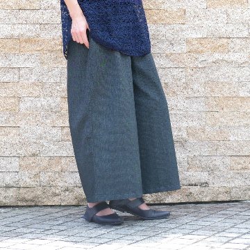 ナチュラルな佇まい＊風合いと軽やかさを楽しむ1本＊綿素材のストレートワイドパンツ＊d-pn6-2019の画像