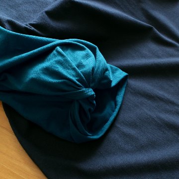 ふわりとひろがる袖の立体感を遊ぶ「ひねり袖 」＊ツートーンカラー＊大人カジュアルトップス＊カットソー＊d-tp017の画像