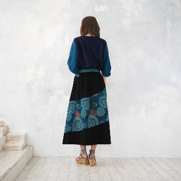 ふわりとひろがる袖の立体感を遊ぶ「ひねり袖 」＊ツートーンカラー＊大人カジュアルトップス＊カットソー＊d-tp017の画像