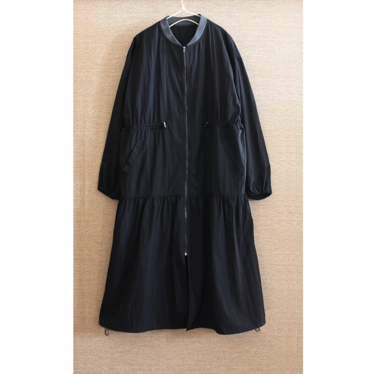 季節の変わり目にぴったり＊大人カジュアルに映える＊シルエットを調整できるドローコード＊ティアードジャケット＊d-jk3001の画像