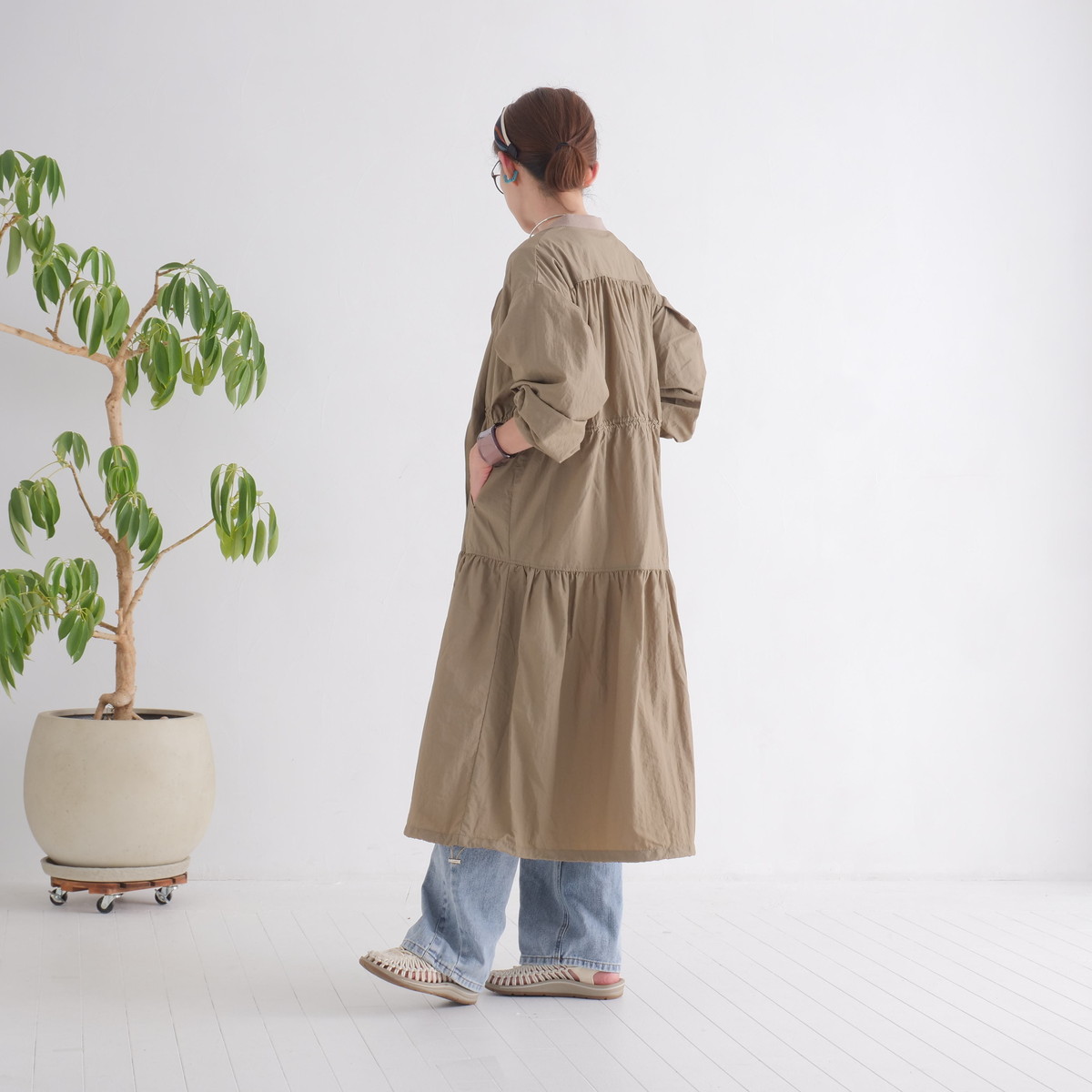 季節の変わり目にぴったり＊大人カジュアルに映える＊シルエットを調整できるドローコード＊ティアードジャケット＊d-jk3001の画像