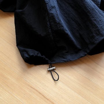 季節の変わり目にぴったり＊大人カジュアルに映える＊シルエットを調整できるドローコード＊ティアードジャケット＊d-jk3001の画像