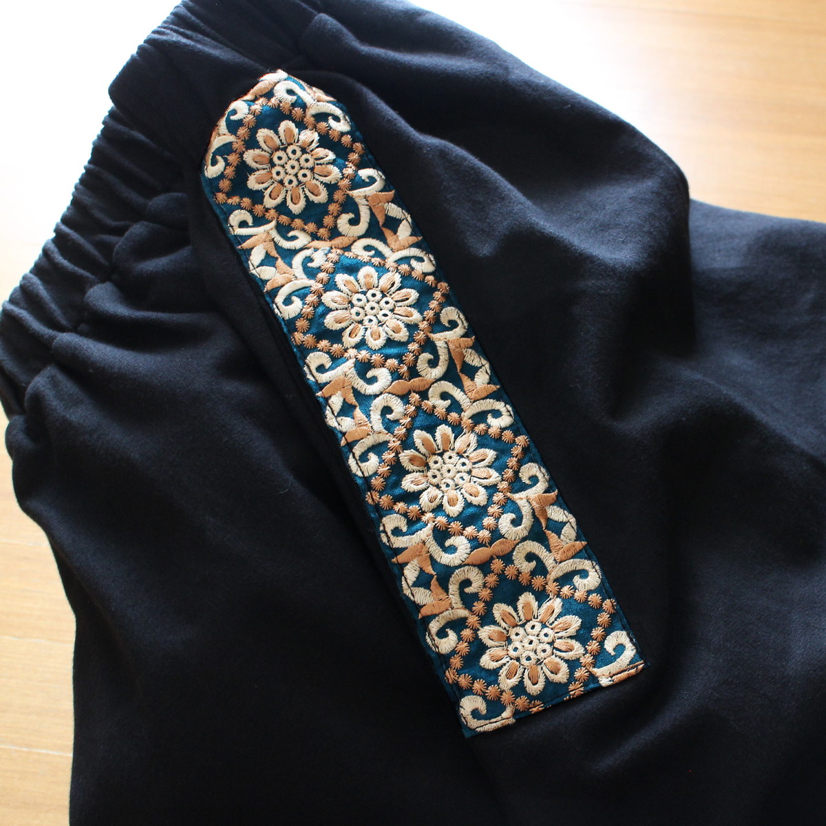 インド刺繍リボンのポケットが揺れる＊ふんわり大人可愛い＊ふんわり暖か裏起毛＊バルーンスカート＊ d-sk511の画像