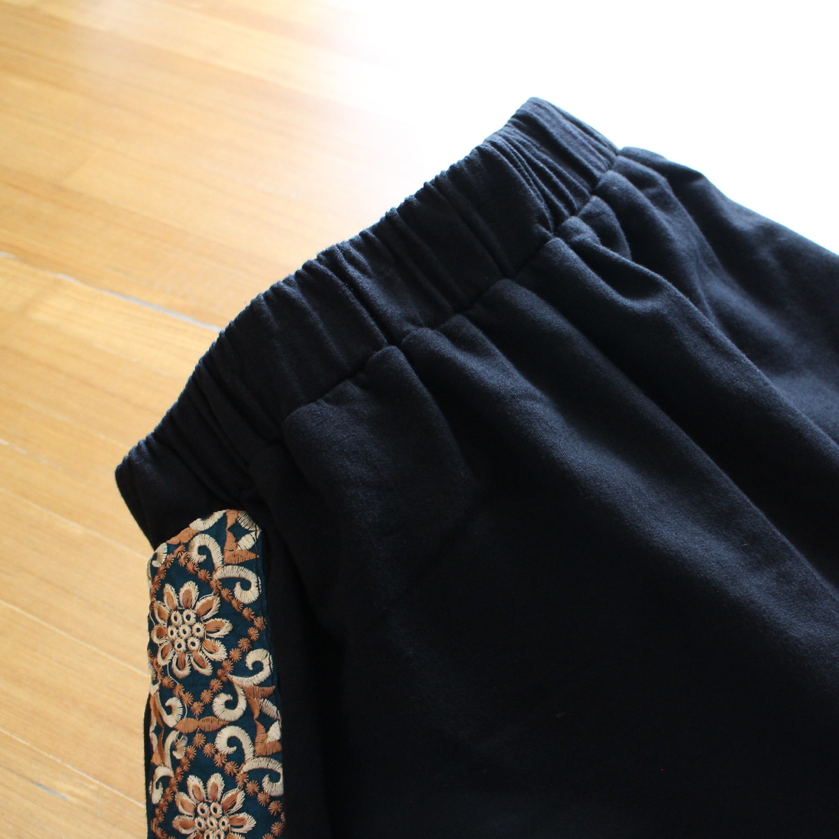 インド刺繍リボンのポケットが揺れる＊ふんわり大人可愛い＊ふんわり暖か裏起毛＊バルーンスカート＊ d-sk511の画像