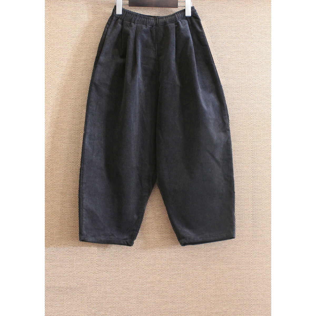 やさしく包む履き心地＊あったかコーデュロイ＊ゆったりシルエット＊ワイドテーパードパンツ＊d-pn008の画像