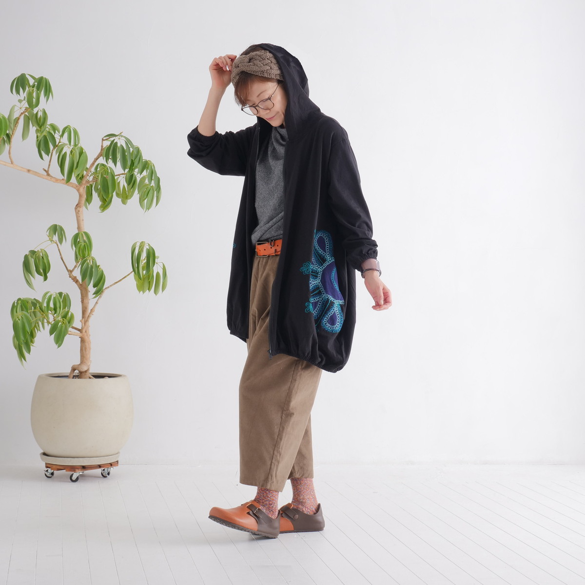 やさしく包む履き心地＊あったかコーデュロイ＊ゆったりシルエット＊ワイドテーパードパンツ＊d-pn008の画像