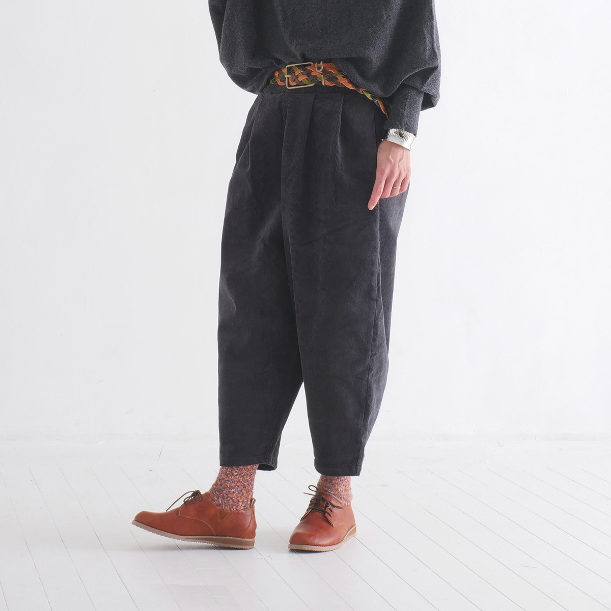 やさしく包む履き心地＊あったかコーデュロイ＊ゆったりシルエット＊ワイドテーパードパンツ＊d-pn008の画像