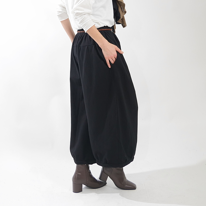 丸っこいシルエット＊どんなコーデにも相性抜群＊大人ナチュラルな無地＊バルーンワイドパンツ＊ブラック＊d-pn506の画像
