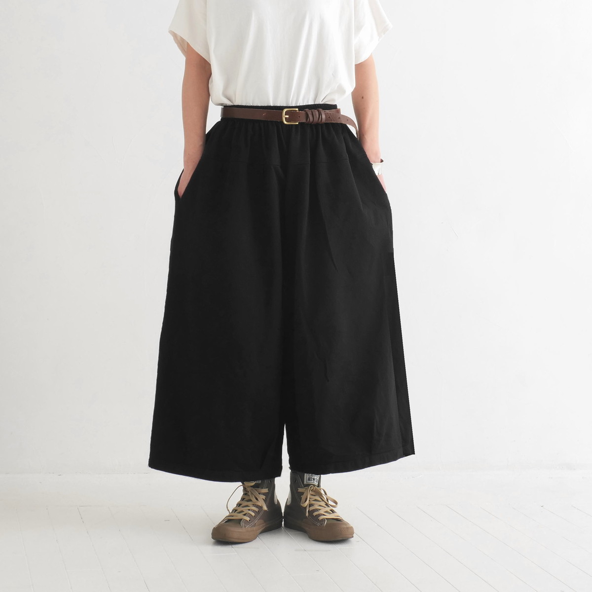 丸っこいシルエット＊どんなコーデにも相性抜群＊大人ナチュラルな無地＊バルーンワイドパンツ＊d-pn506Aの画像