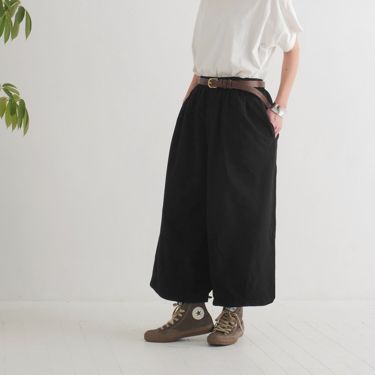 丸っこいシルエット＊どんなコーデにも相性抜群＊大人ナチュラルな無地＊バルーンワイドパンツ＊d-pn506Aの画像
