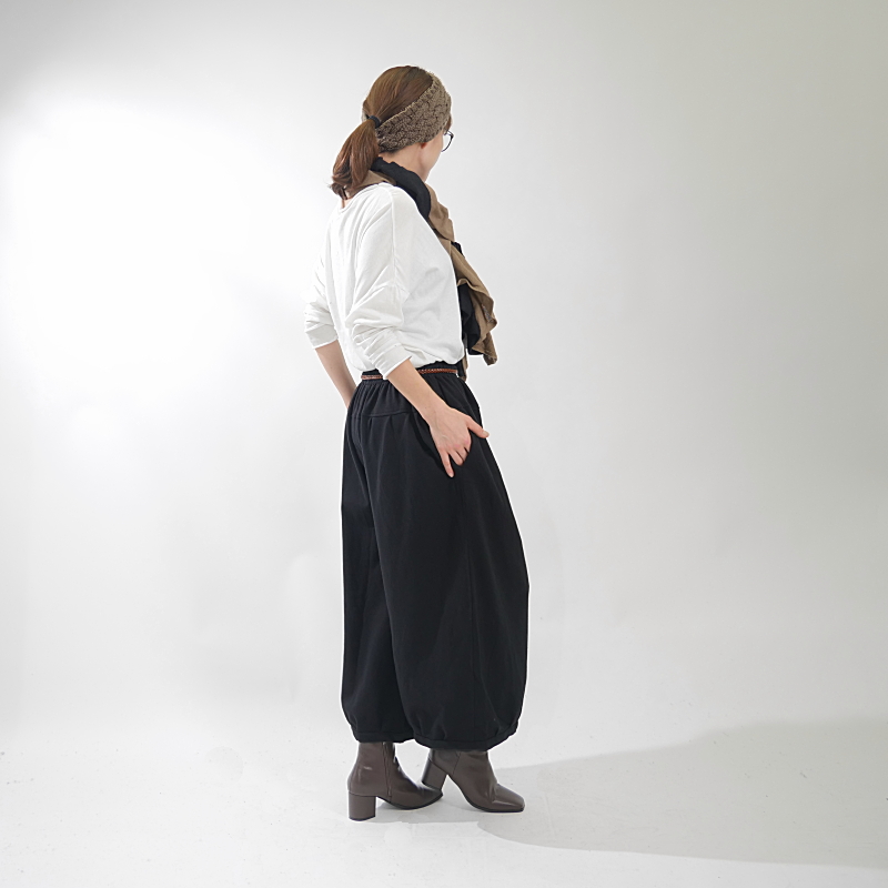 丸っこいシルエット＊どんなコーデにも相性抜群＊大人ナチュラルな無地＊バルーンワイドパンツ＊ブラック＊d-pn506の画像