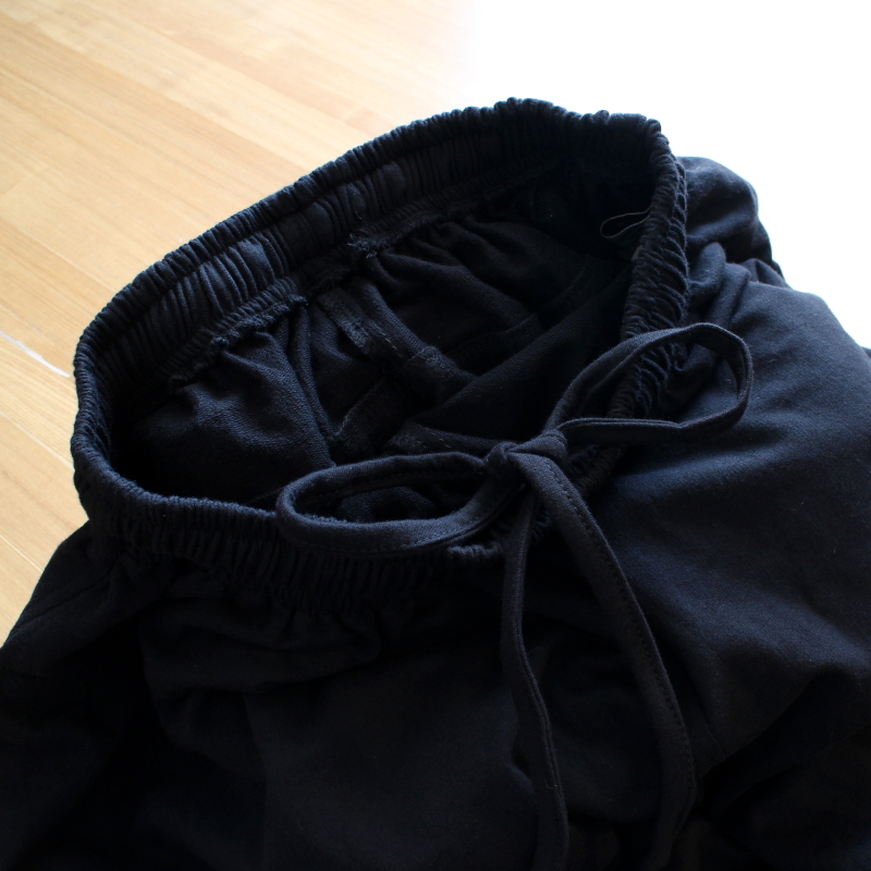 丸っこいシルエット＊どんなコーデにも相性抜群＊大人ナチュラルな無地＊バルーンワイドパンツ＊ブラック＊d-pn506の画像