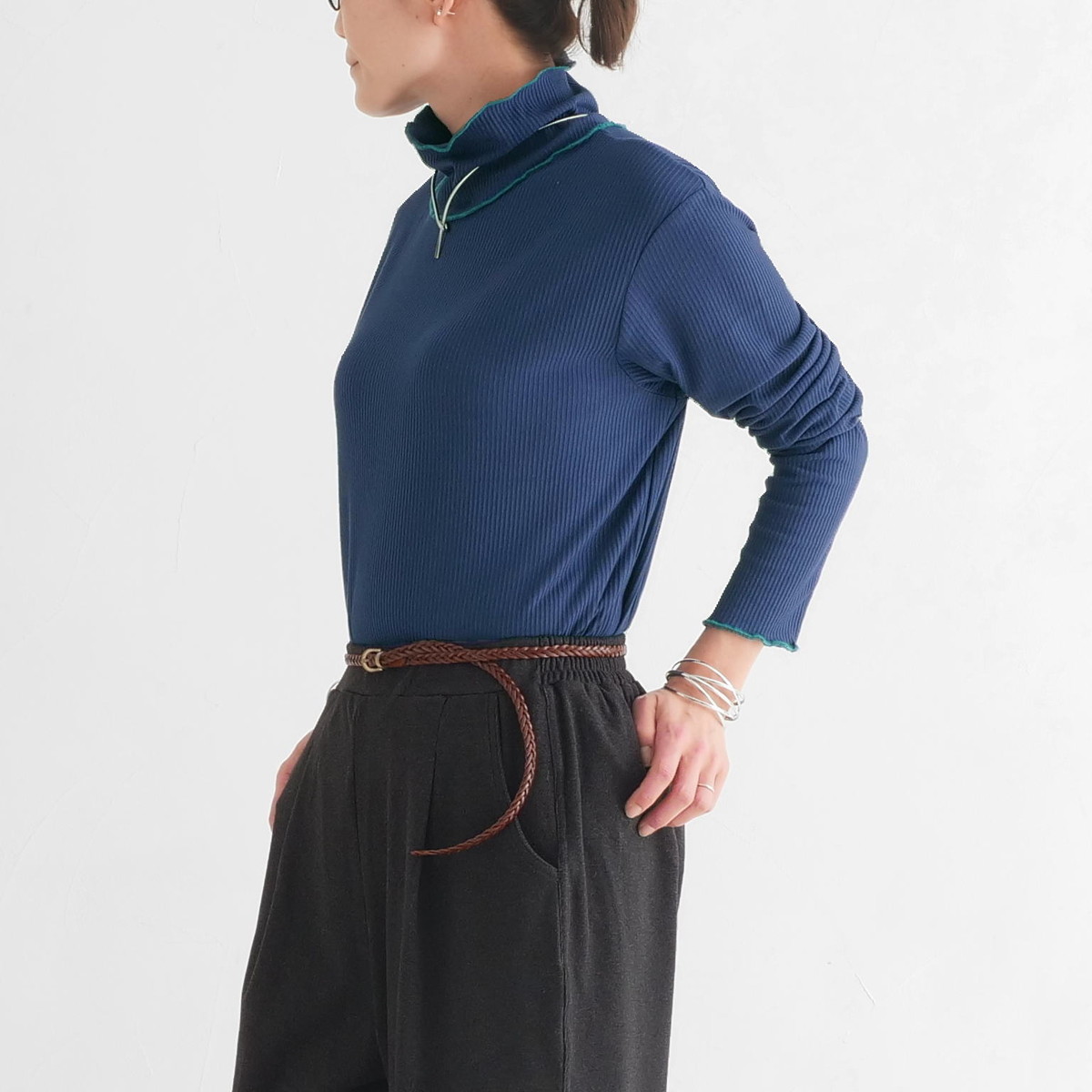 ロングシーズン活躍＊メロウ仕上げがアクセント＊リブ素材＊タートルネックトップス＊d-tp3001の画像