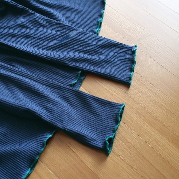 ロングシーズン活躍＊メロウ仕上げがアクセント＊リブ素材＊タートルネックトップス＊d-tp3001の画像