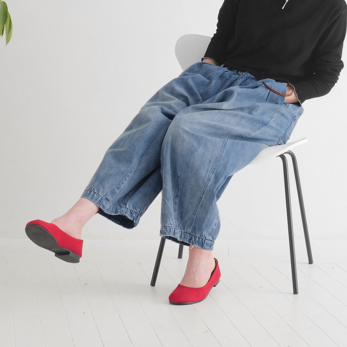 柔らかデニムのコクーンパンツ＊ゆるっと丸いシルエット＊ゆったり体型カバー＊ウォッシュドライトブルー＊着丈2展開＊d-pn3002の画像