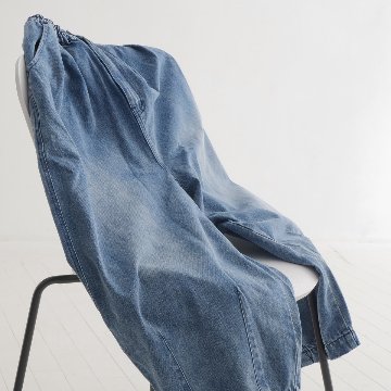 柔らかデニムのコクーンパンツ＊ゆるっと丸いシルエット＊ゆったり体型カバー＊ウォッシュドライトブルー＊着丈2展開＊d-pn3002の画像