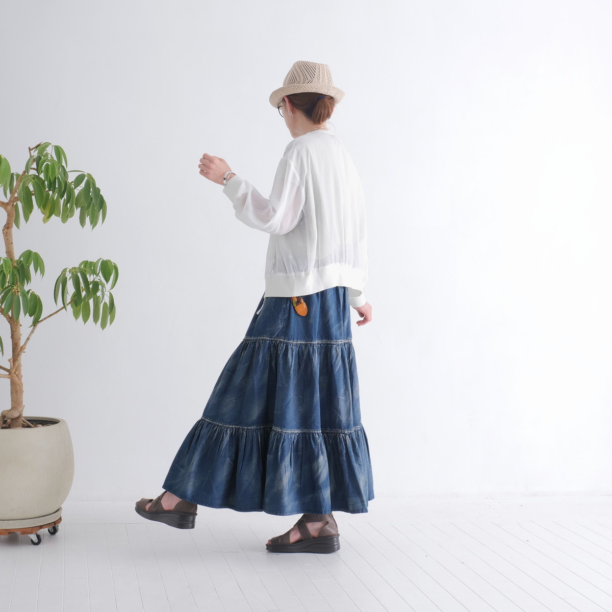 さらり軽やか＊大人のシアーブルゾン＊ドット柄＊シワになりにくい＊透け感＊ライトアウター＊ジップアップ＊d-jk3007の画像