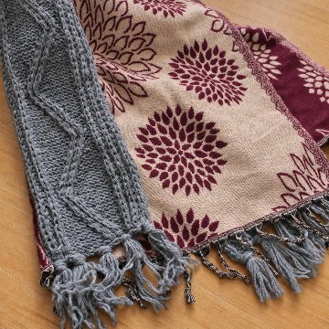手編みならではの温もり＊ケーブル模様＊ダリア柄＊リバーシブル＊ストール＊異素材ミックス＊大判＊d-st004の画像