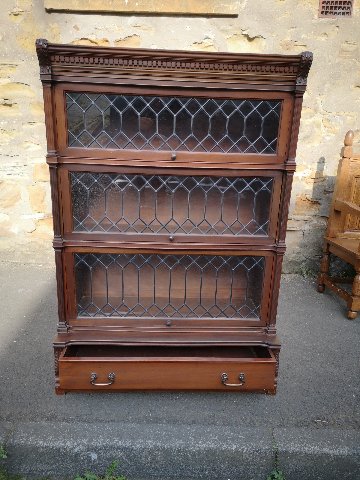 Mahogany Globe Wernicke Bookcase画像