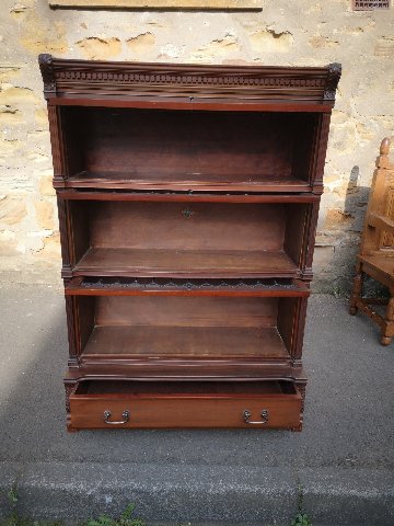 Mahogany Globe Wernicke Bookcase画像