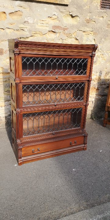 Mahogany Globe Wernicke Bookcase画像