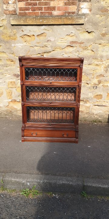 Mahogany Globe Wernicke Bookcase画像