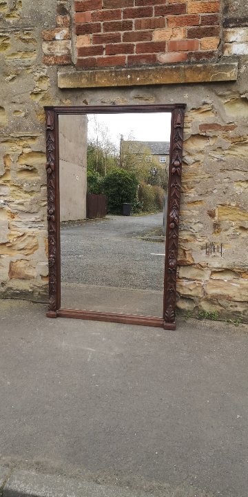 Carved oak mirror画像