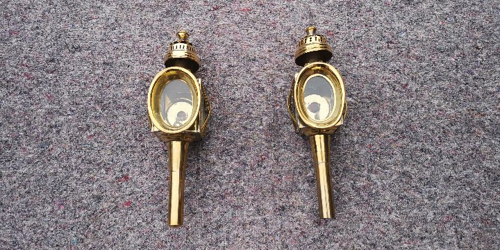 Pair of brass coaching lamps画像
