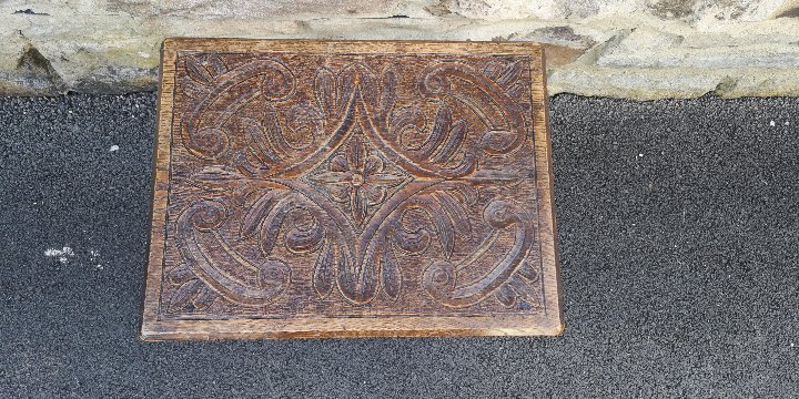 Carved oak bobbin turn table画像