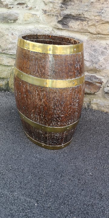 Oak brass bound barrel画像