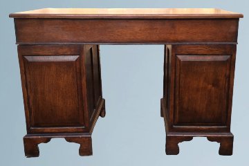 Good Quality Oak Kneehole Pedestal Desk画像