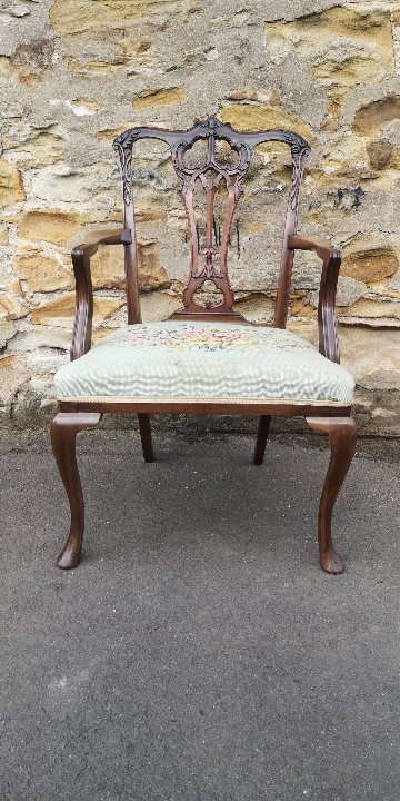 Chippendale style mahogany arm chair画像