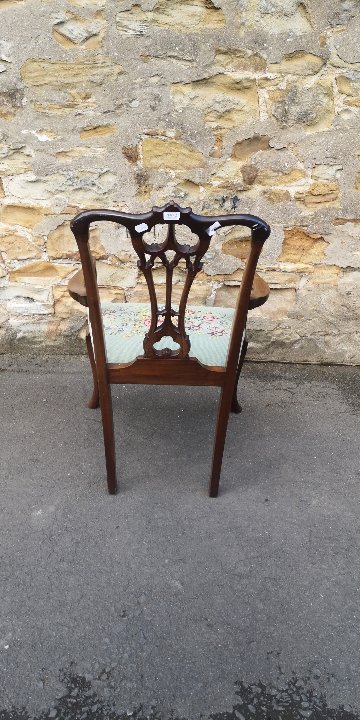 Chippendale style mahogany arm chair画像