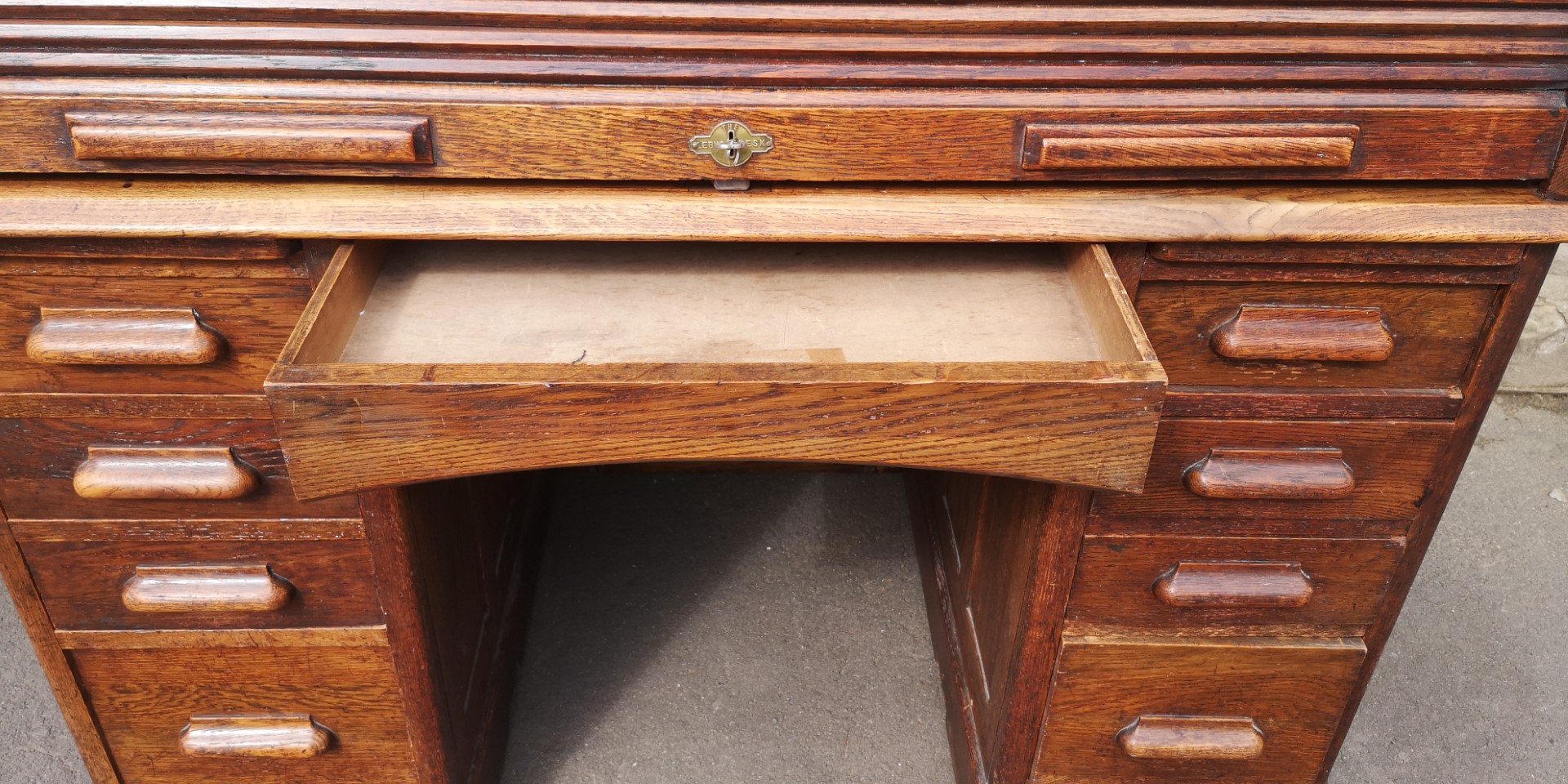 Oak roll top desk画像