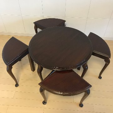 Walnut nesting table画像