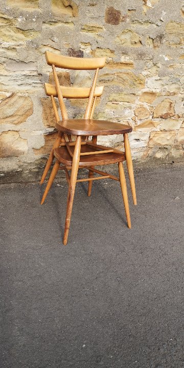 Pair of Ercol chairsの画像