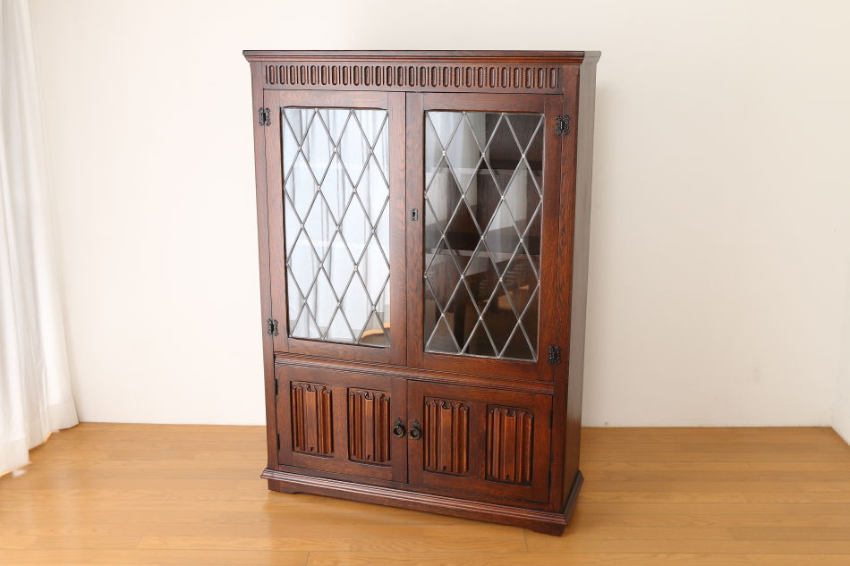 Oak leaded door bookcaseの画像