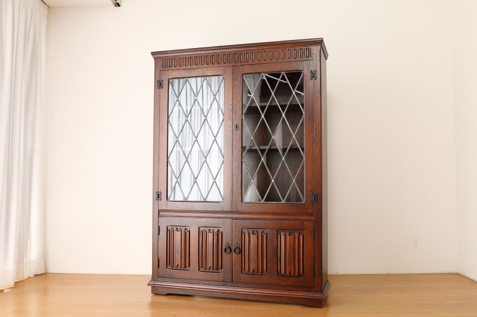 Oak leaded door bookcaseの画像