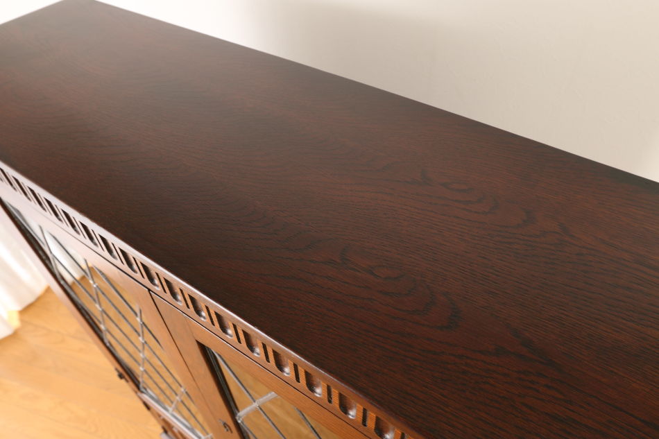 Oak leaded door bookcaseの画像