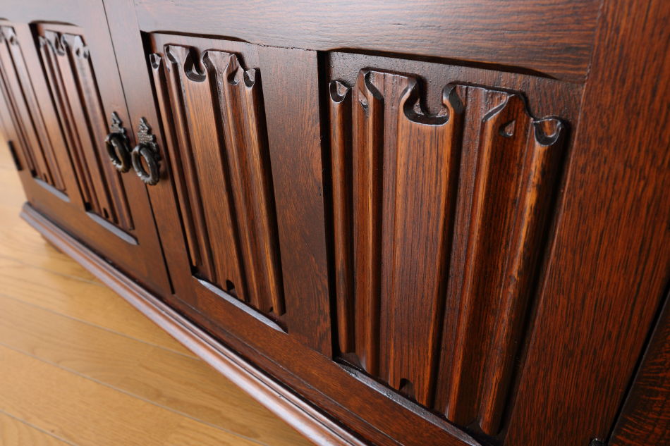 Oak leaded door bookcaseの画像
