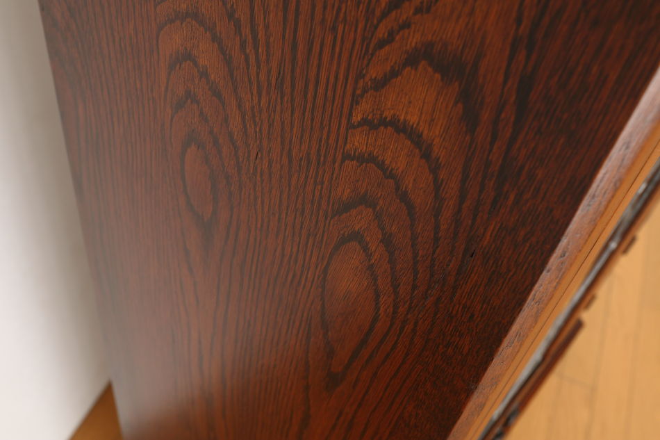 Oak leaded door bookcaseの画像