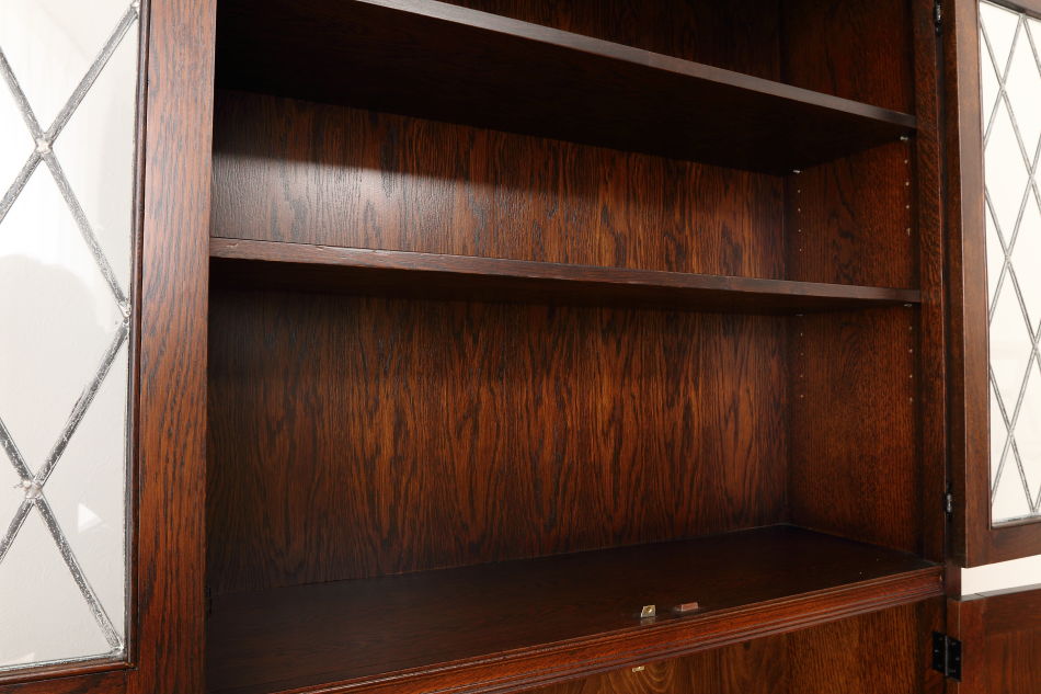 Oak leaded door bookcaseの画像