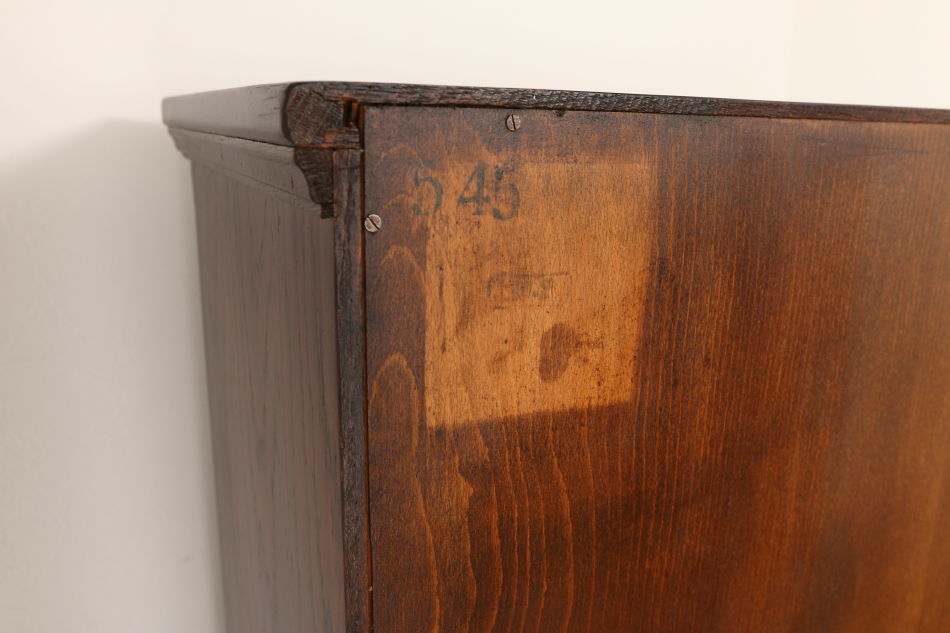 Oak leaded door bookcaseの画像