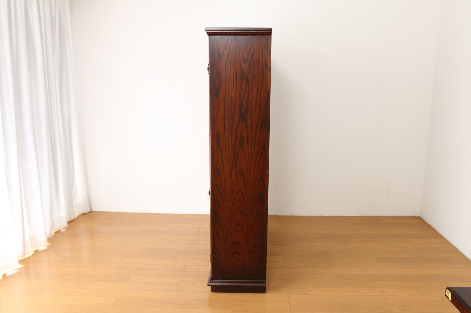 Oak leaded door bookcaseの画像